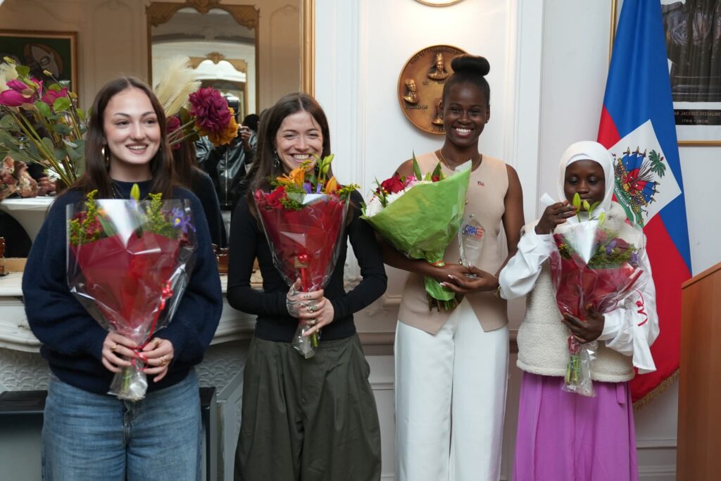 Abigail Alexandre et les trois autres finalistes d'Eloquencia